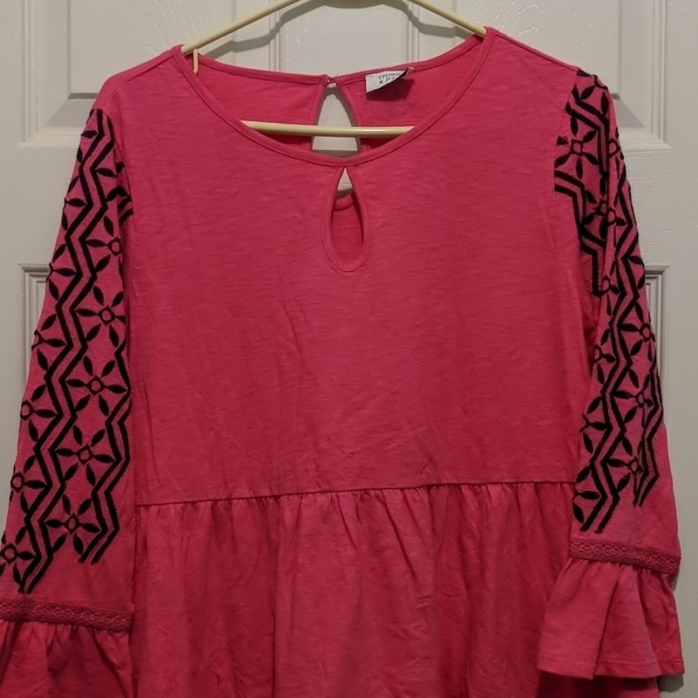 Crown & Ivy hot pink and black top Sz M NWOT - Picture 3 of 5